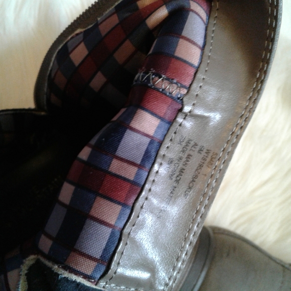 White Mountain Booties - Picture 3 of 5